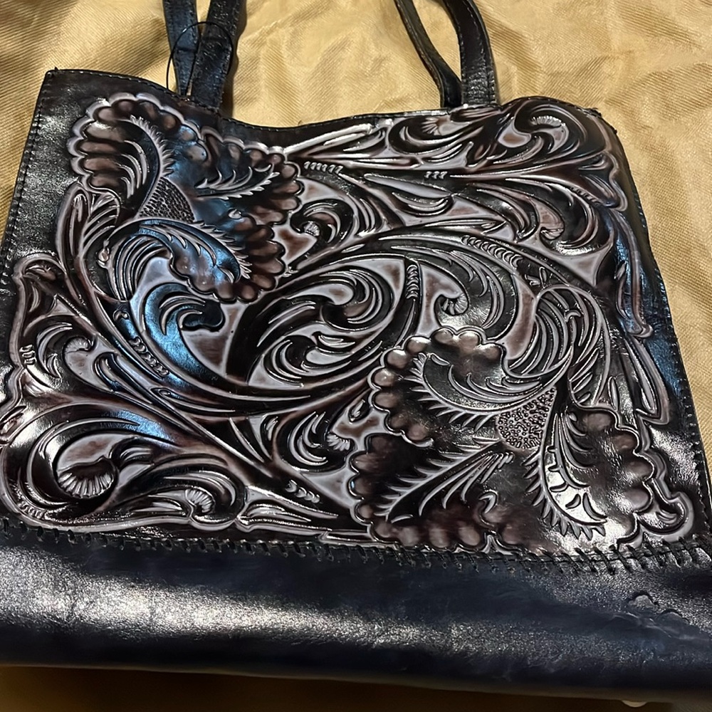 Brand new with outside bag ....large Patricia Nash Italian leather ...